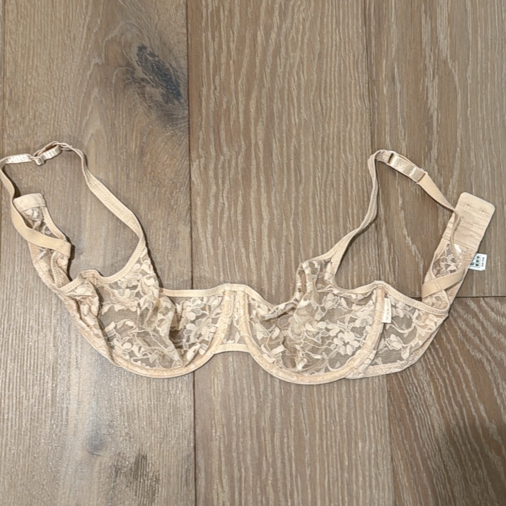 DKNY Lace Underwire Bra in Cream